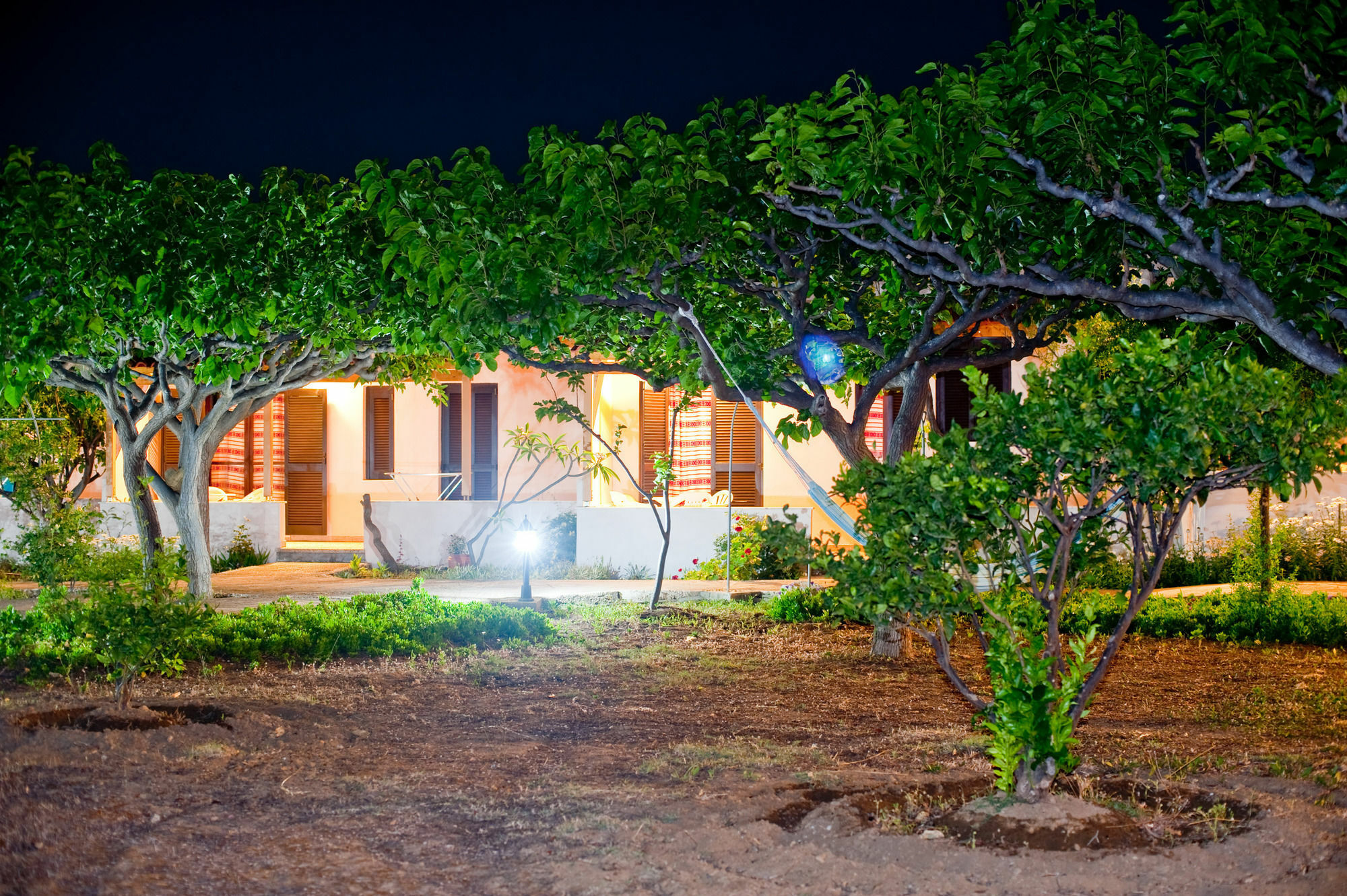 Dolphin Apartments Frangocastelo Екстер'єр фото